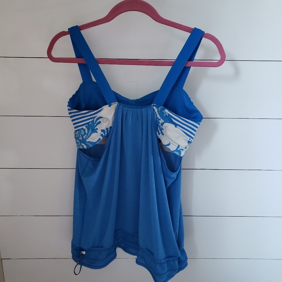 Lululemon tank top - Picture 2 of 5